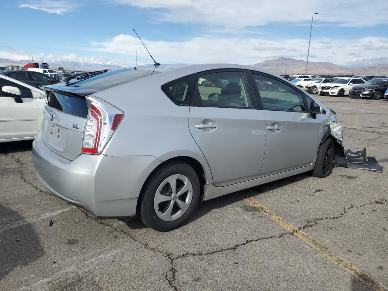 2015 TOYOTA PRIUS - Image 3