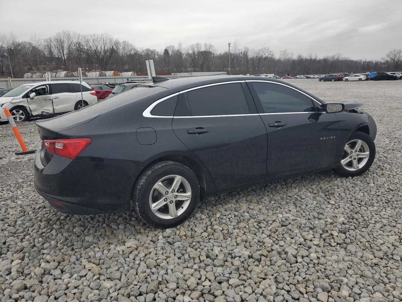 2019 CHEVROLET MALIBU LS - Фото 3