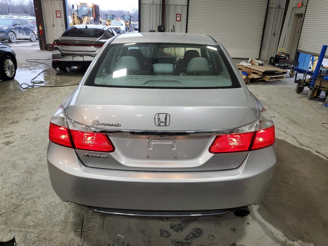 2014 HONDA ACCORD LX - Image 6