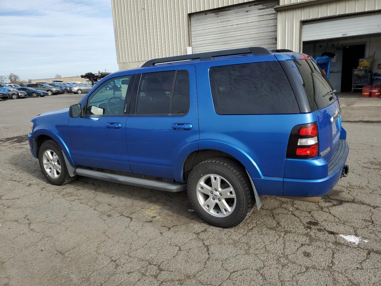 2010 FORD EXPLORER X - Image 2