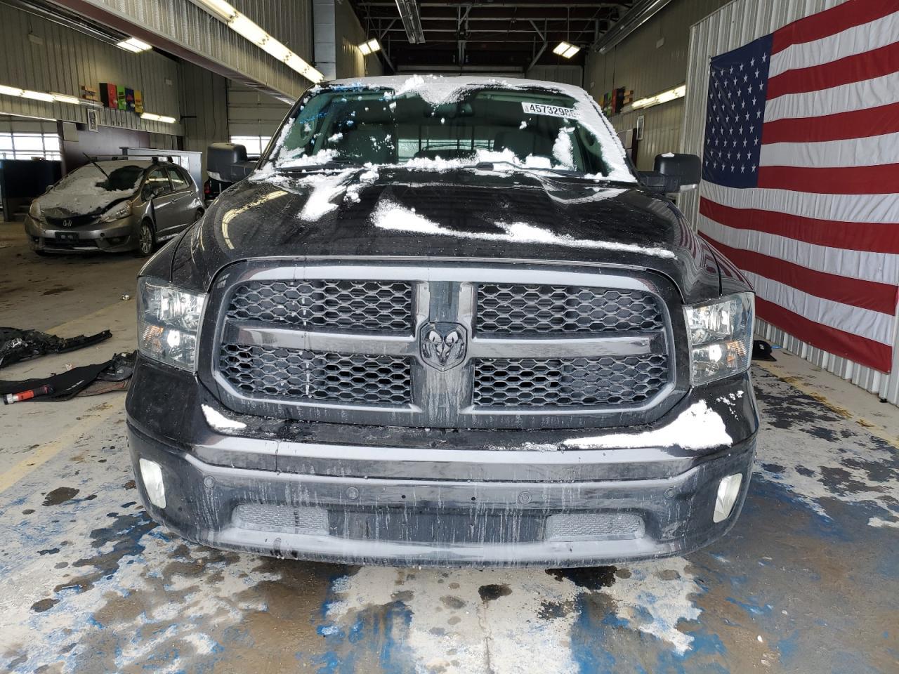 2017 RAM 1500 SLT - Фото 5
