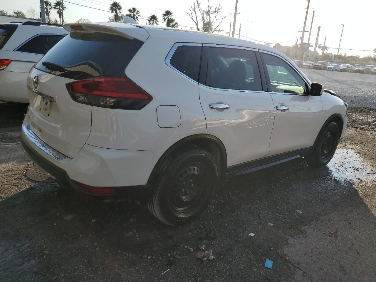 2017 NISSAN ROGUE S - Фото 3