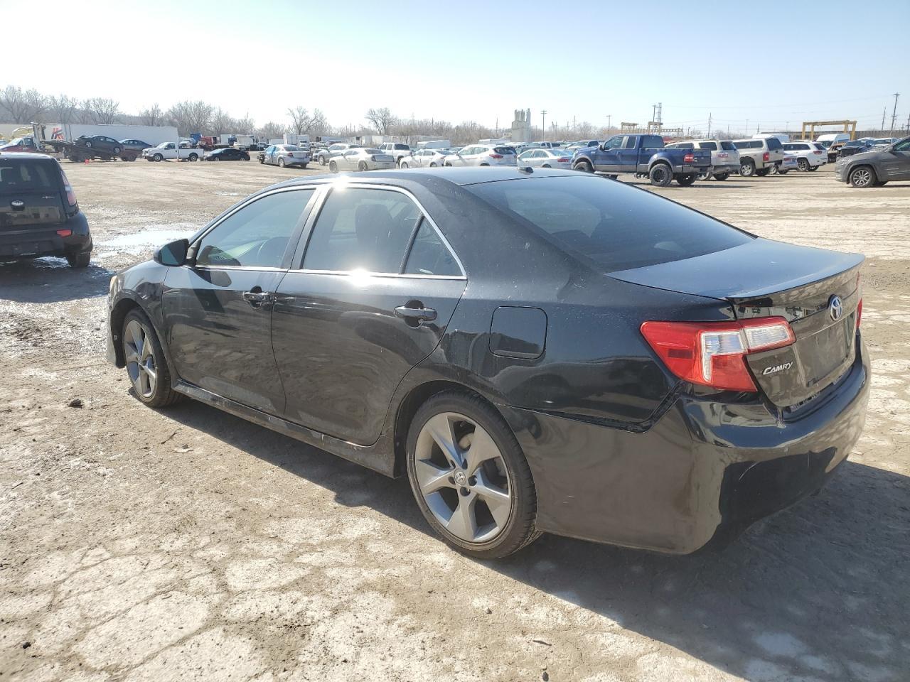 2012 TOYOTA CAMRY BASE - Фото 2