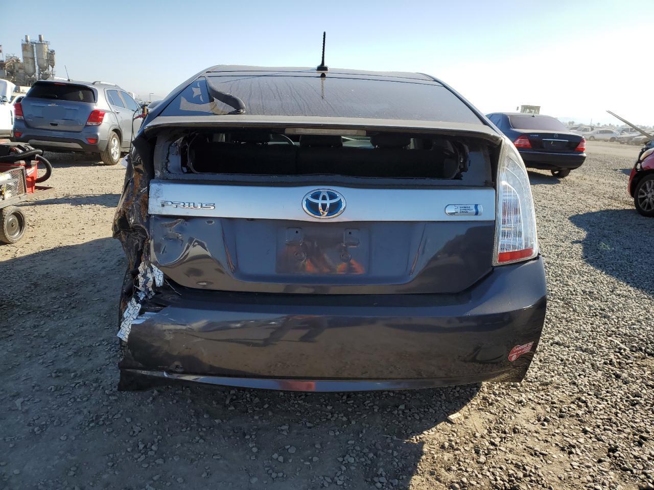 2013 TOYOTA PRIUS PLUG - Image 6