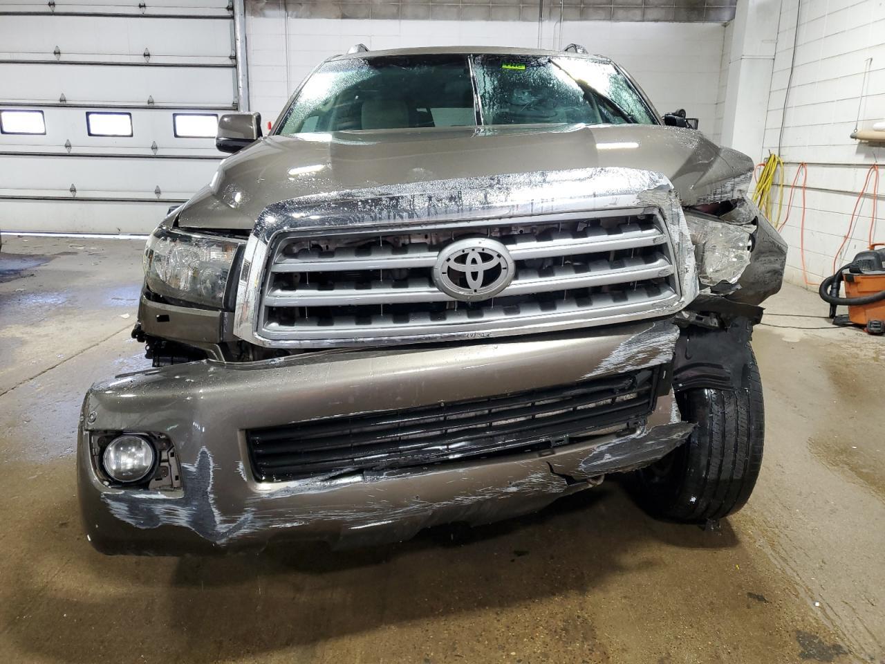 2013 TOYOTA SEQUOIA SR - Image 5