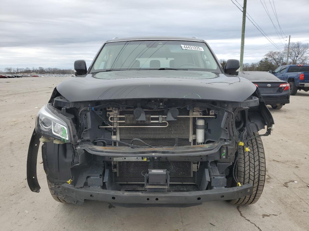2017 INFINITI QX80 BASE - Фото 5