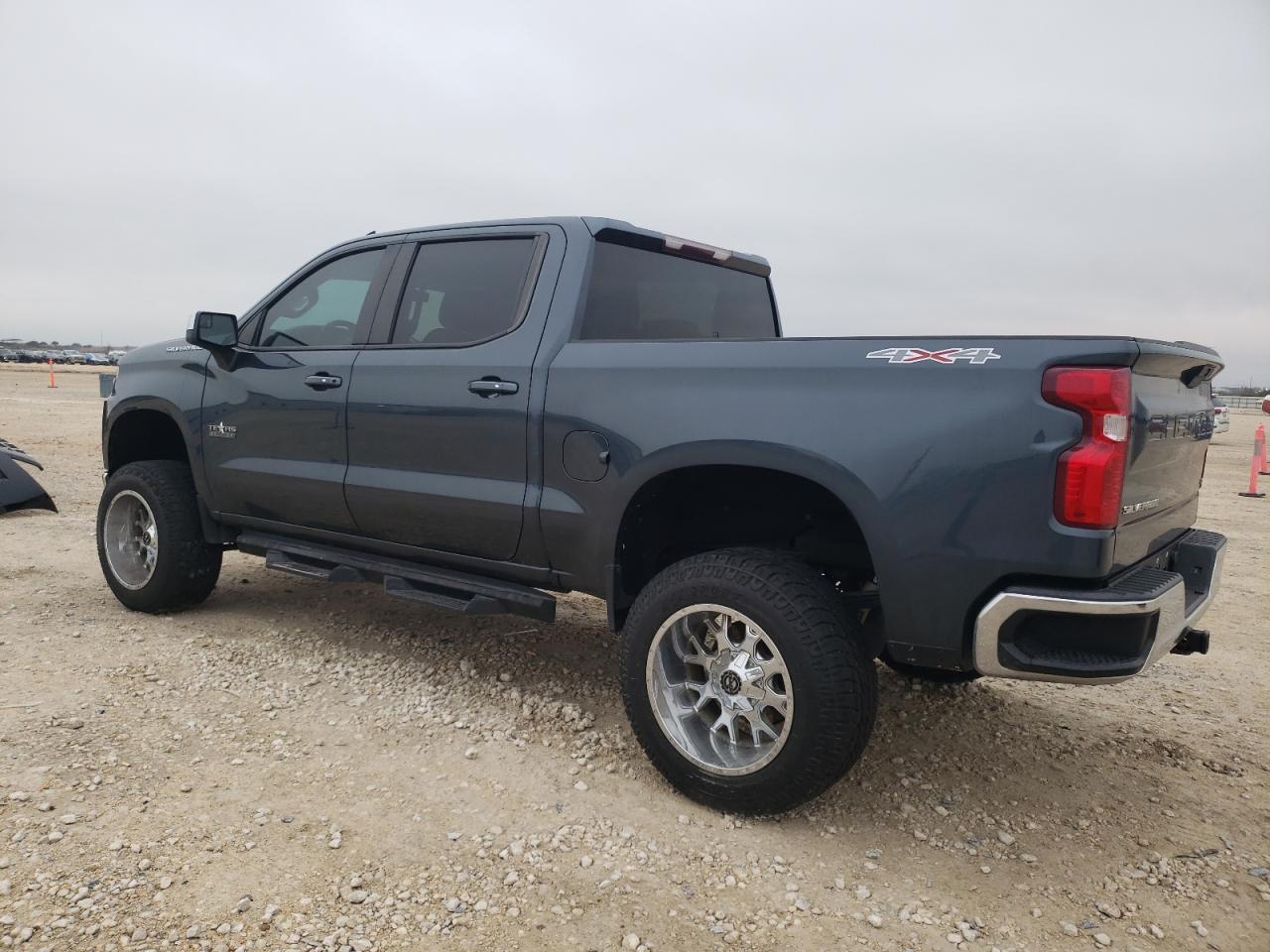2019 CHEVROLET SILVERADO - Image 2