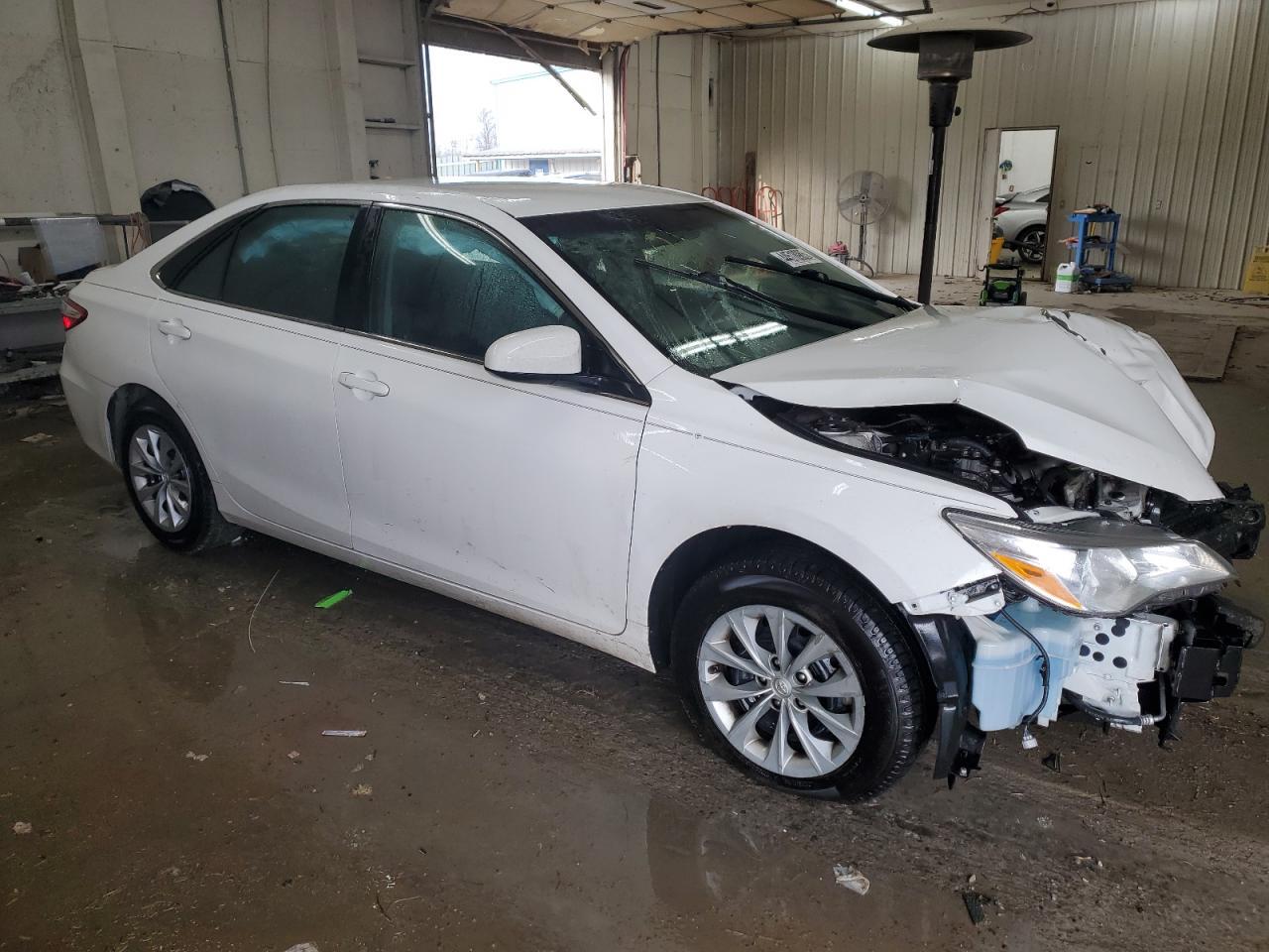 2017 TOYOTA CAMRY LE - Image 4
