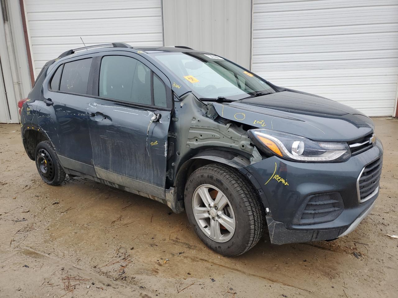 2021 CHEVROLET TRAX 1LT - Image 4