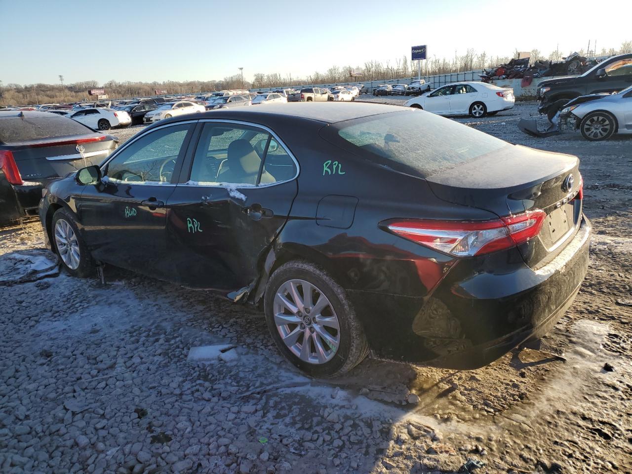 2018 TOYOTA CAMRY L - Фото 2