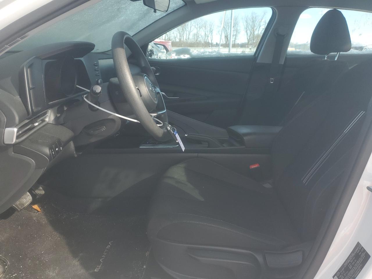 2023 HYUNDAI ELANTRA SE - Image 7