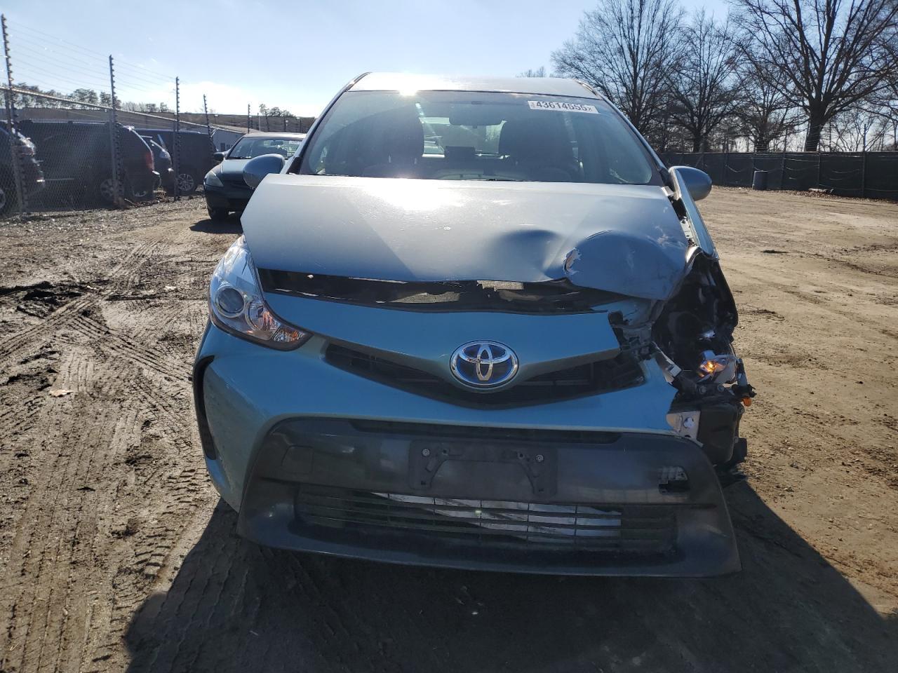 2015 TOYOTA PRIUS V - Фото 5