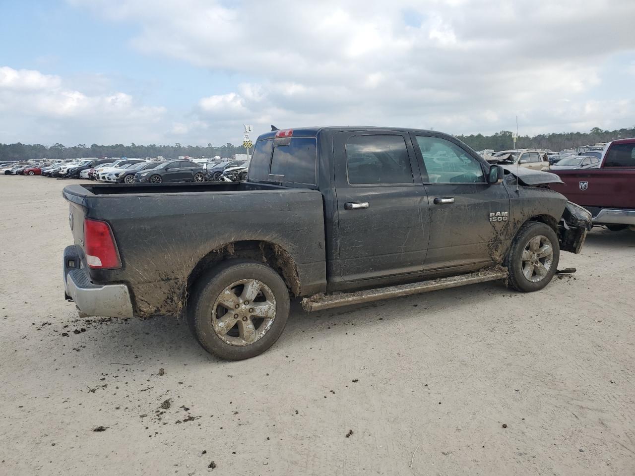 2015 RAM 1500 SLT - Фото 3