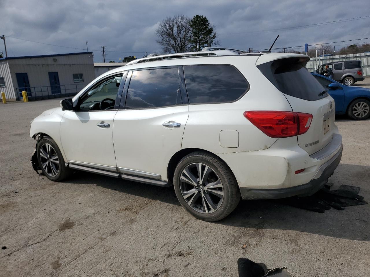 2017 NISSAN PATHFINDER - Фото 2