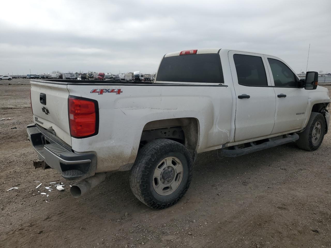 2016 CHEVROLET SILVERADO - Фото 3