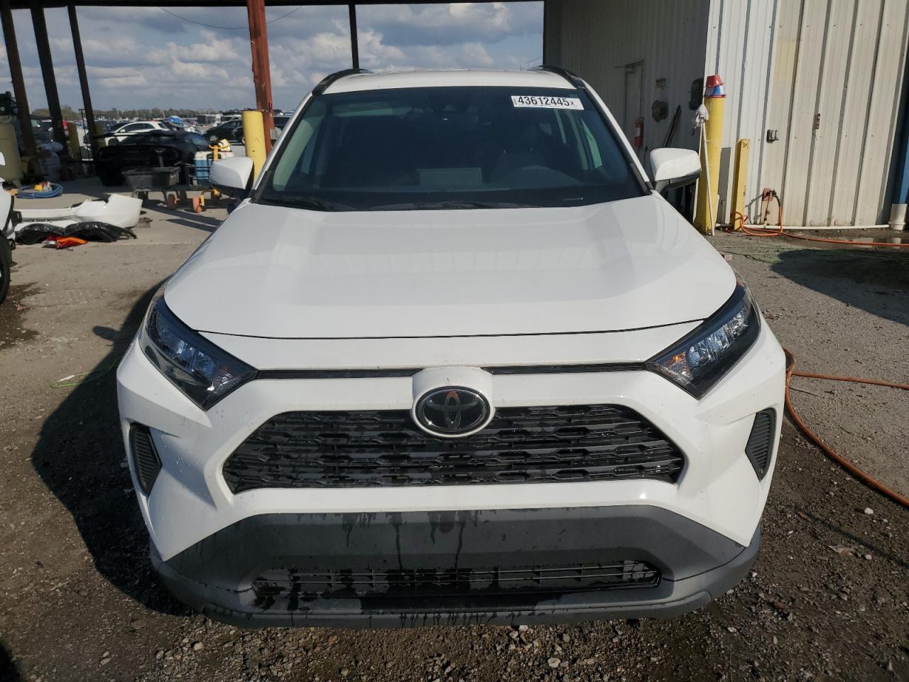 2021 TOYOTA RAV4 LE - Фото 5