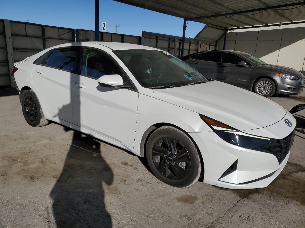 2022 HYUNDAI ELANTRA SE - Image 4