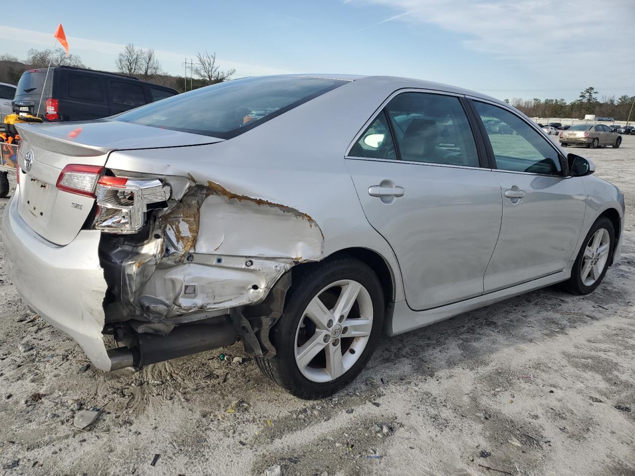 2014 TOYOTA CAMRY L - Image 3