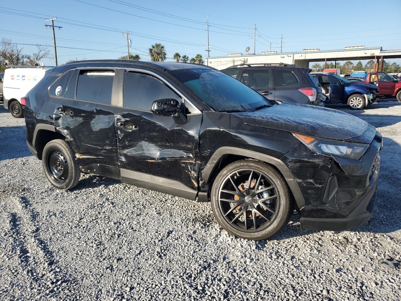 2021 TOYOTA RAV4 LE - Image 4