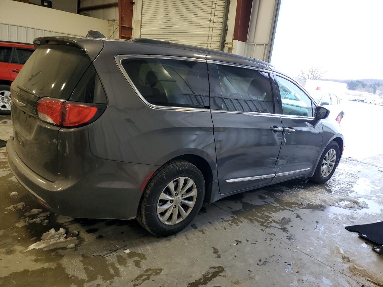 2017 CHRYSLER PACIFICA T - Image 3