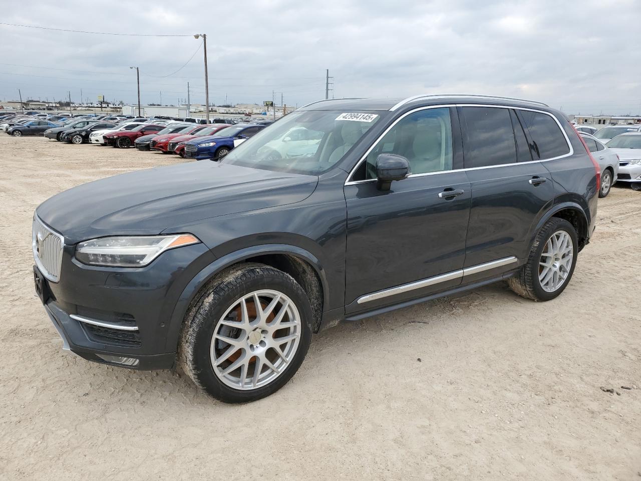 2016 VOLVO XC90 T6