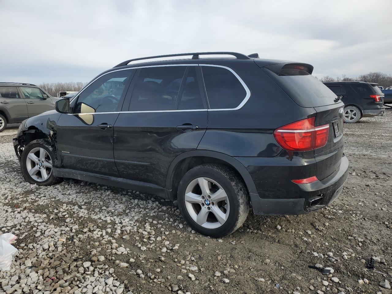 2011 BMW X5 XDRIVE5 - Image 2