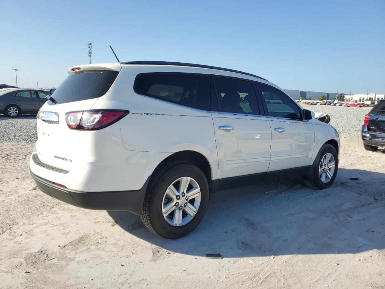 2014 CHEVROLET TRAVERSE L - Image 3