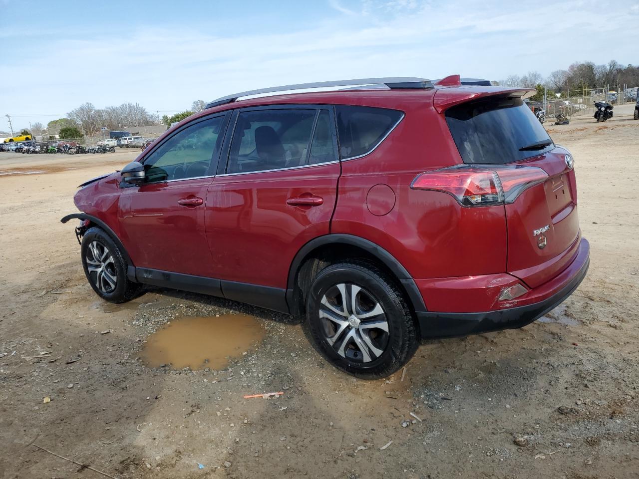 2018 TOYOTA RAV4 LE - Фото 2