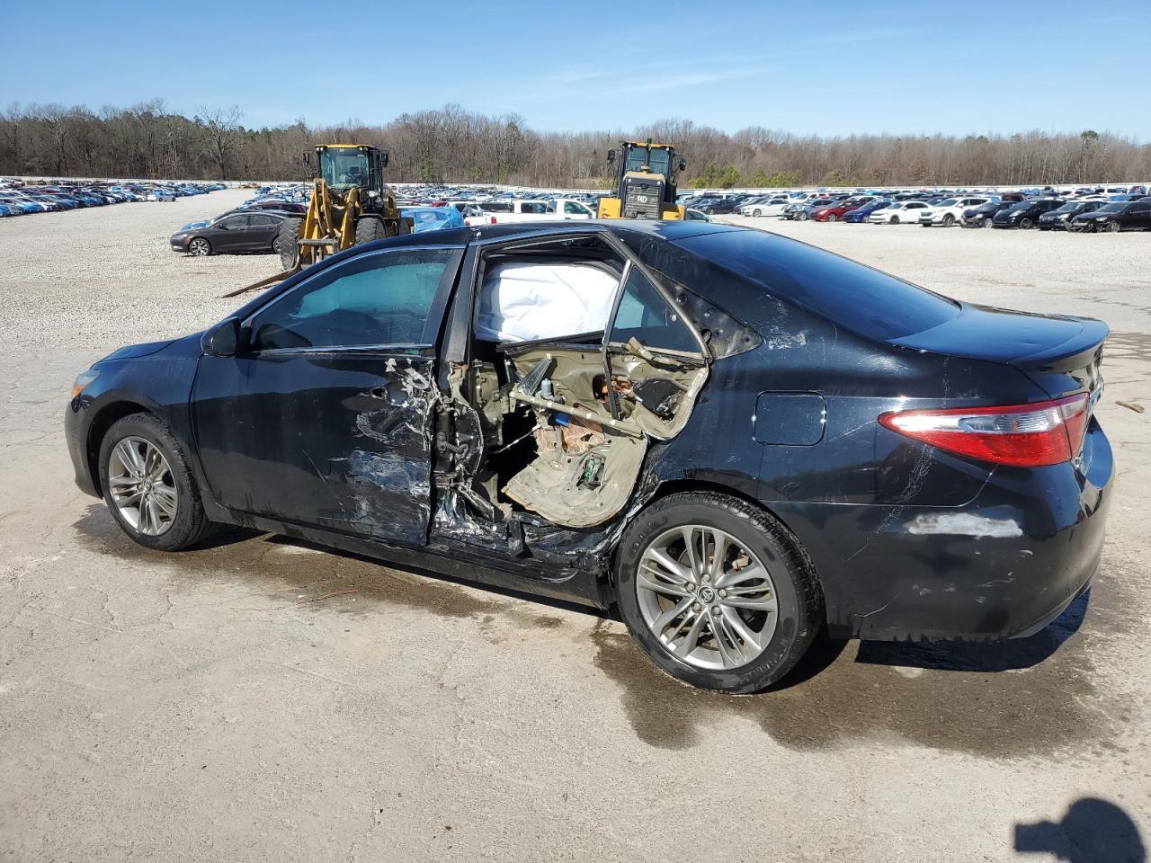 2016 TOYOTA CAMRY LE - Фото 2