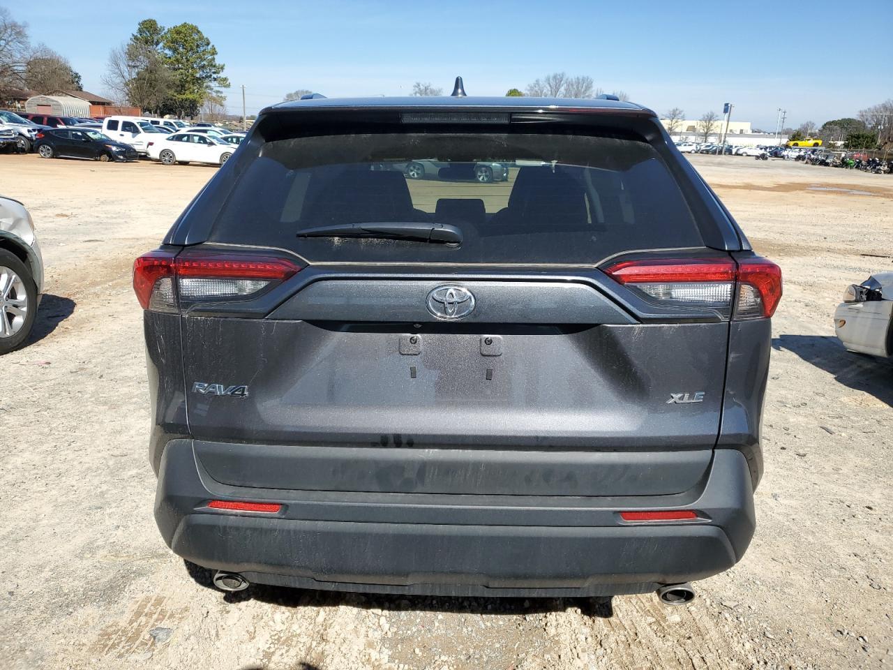 2024 TOYOTA RAV4 XLE P - Фото 6