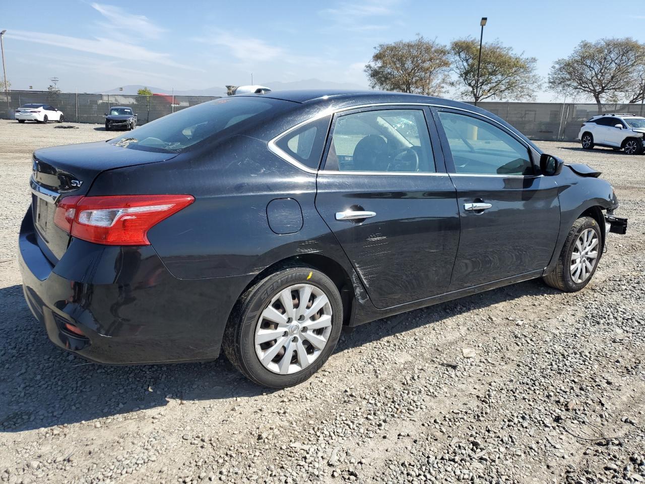 2017 NISSAN SENTRA S - Фото 3