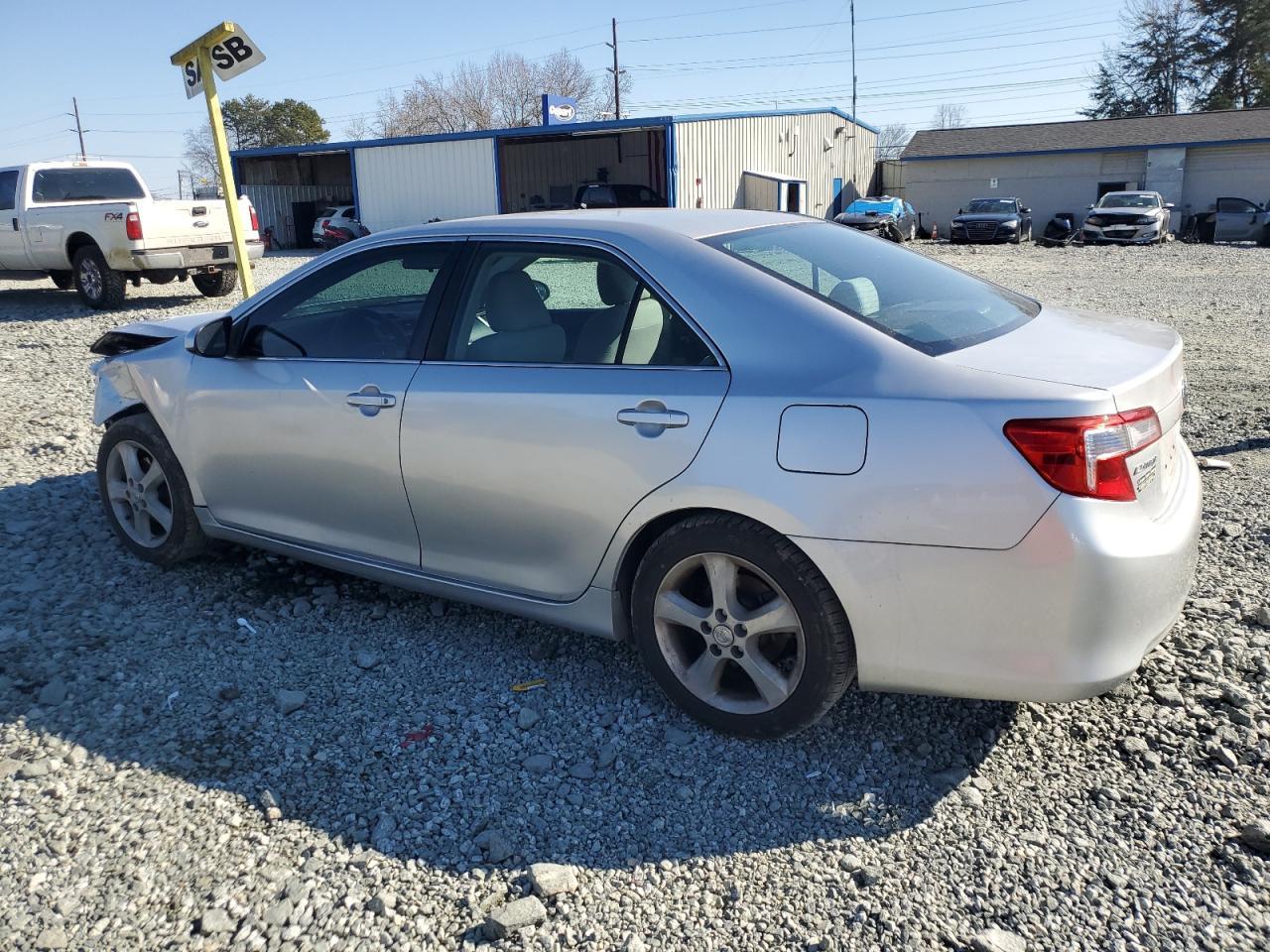 2014 TOYOTA CAMRY L - Image 2