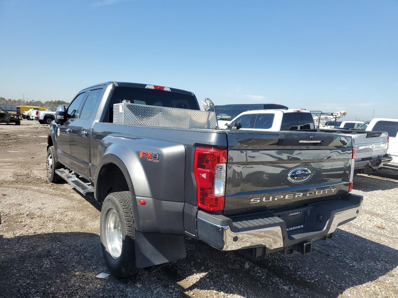 2017 FORD F350 SUPER - Image 2