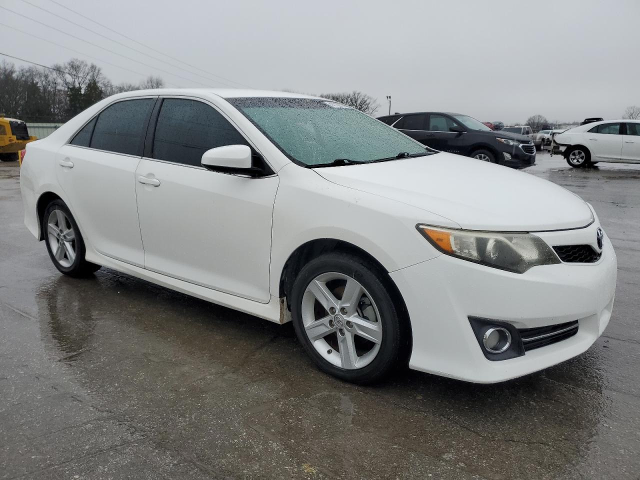 2014 TOYOTA CAMRY L - Image 4