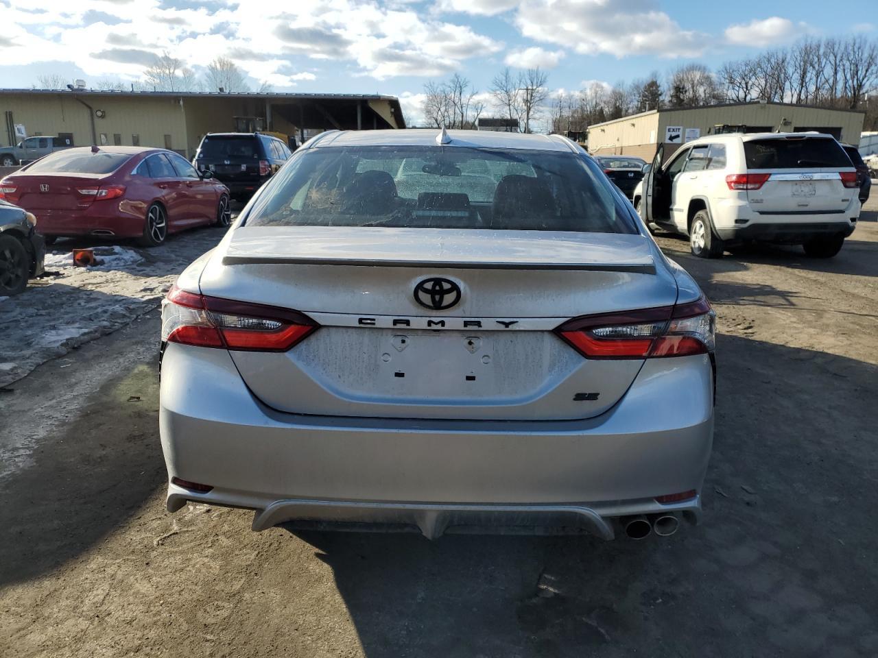 2021 TOYOTA CAMRY SE - Image 6