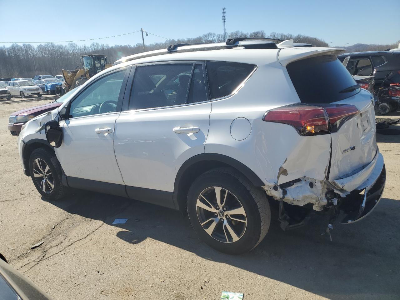 2016 TOYOTA RAV4 XLE - Фото 2