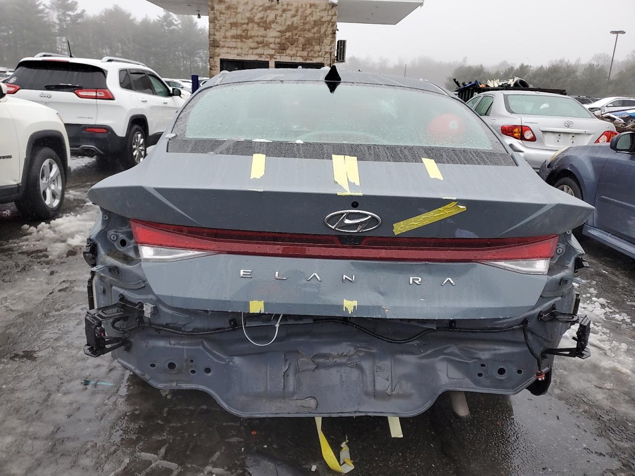2023 HYUNDAI ELANTRA SE - Image 6