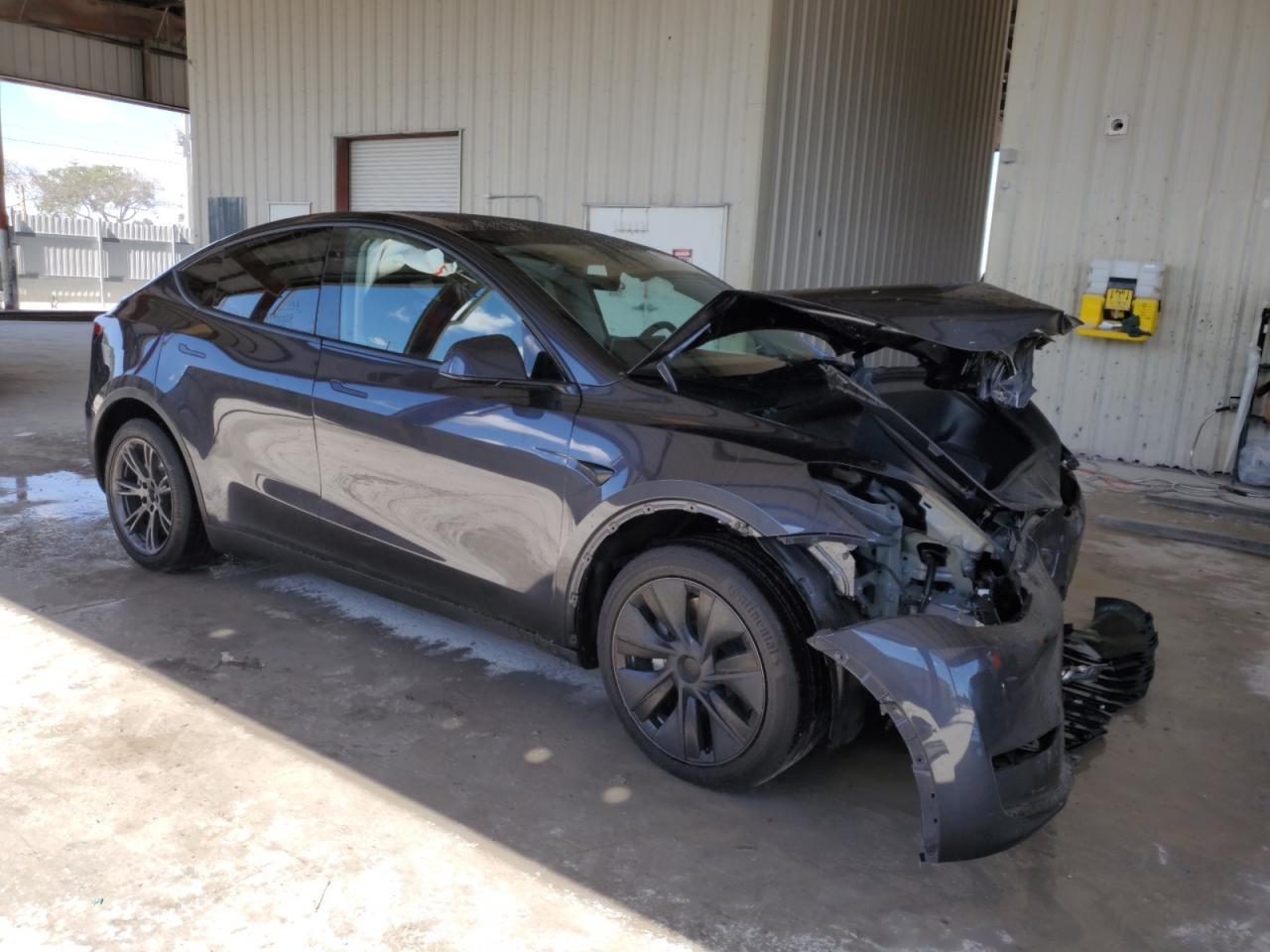 2024 TESLA MODEL Y - Image 4