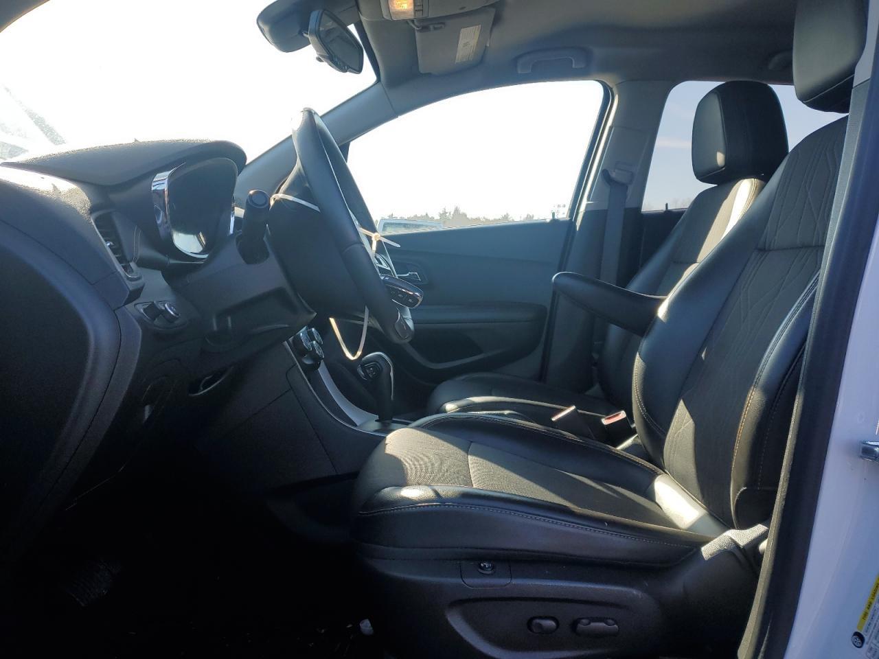 2021 CHEVROLET TRAX 1LT - Image 7