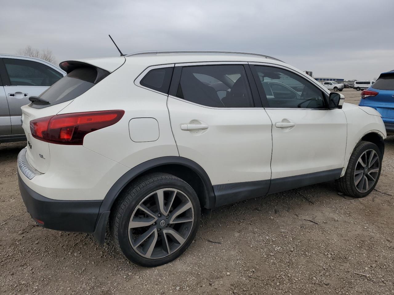 2018 NISSAN ROGUE SPOR - Image 3