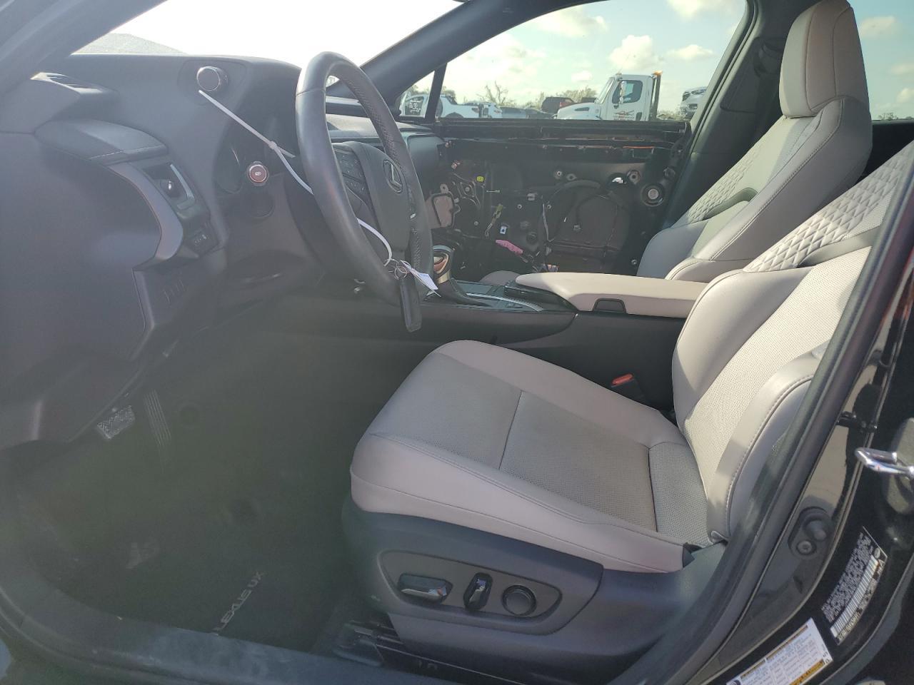 2020 LEXUS UX 250H - Фото 7