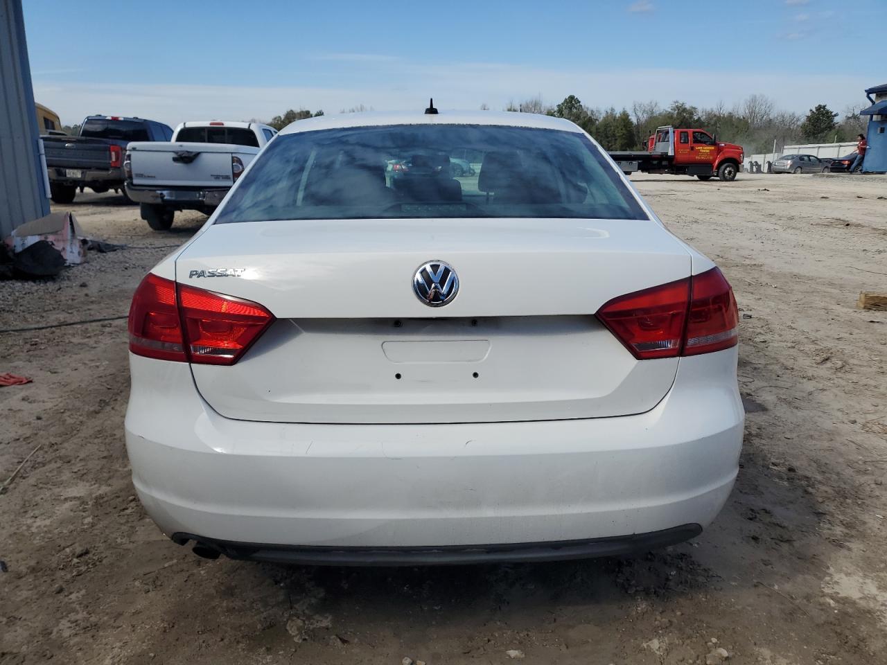 2014 VOLKSWAGEN PASSAT S - Фото 6