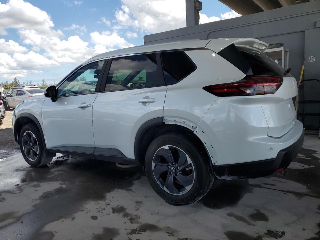 2024 NISSAN ROGUE SV - Image 2