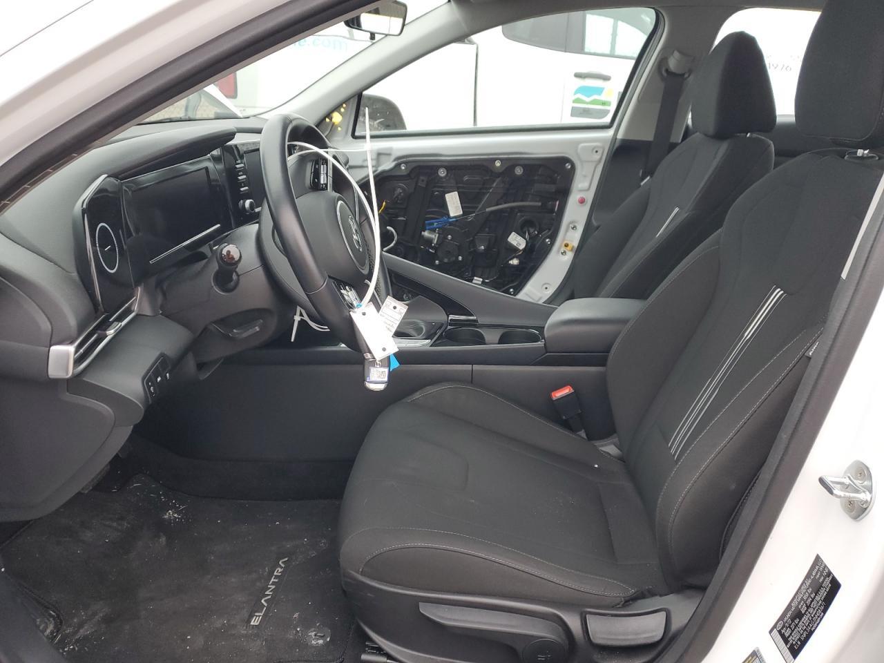 2022 HYUNDAI ELANTRA SE - Фото 7