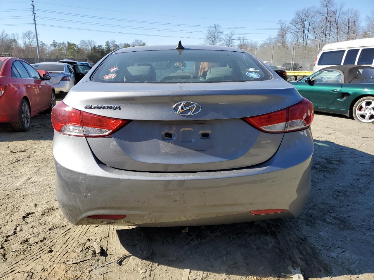 2013 HYUNDAI ELANTRA GL - Image 6