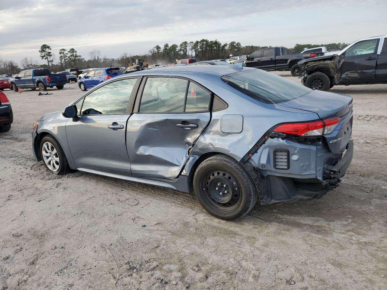 2022 TOYOTA COROLLA LE - Фото 2