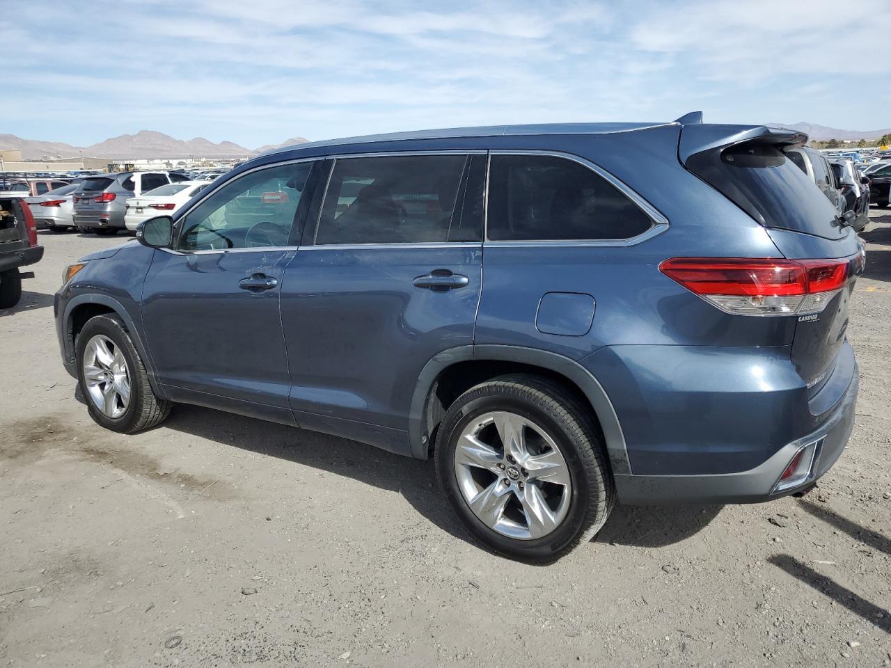2018 TOYOTA HIGHLANDER - Image 2