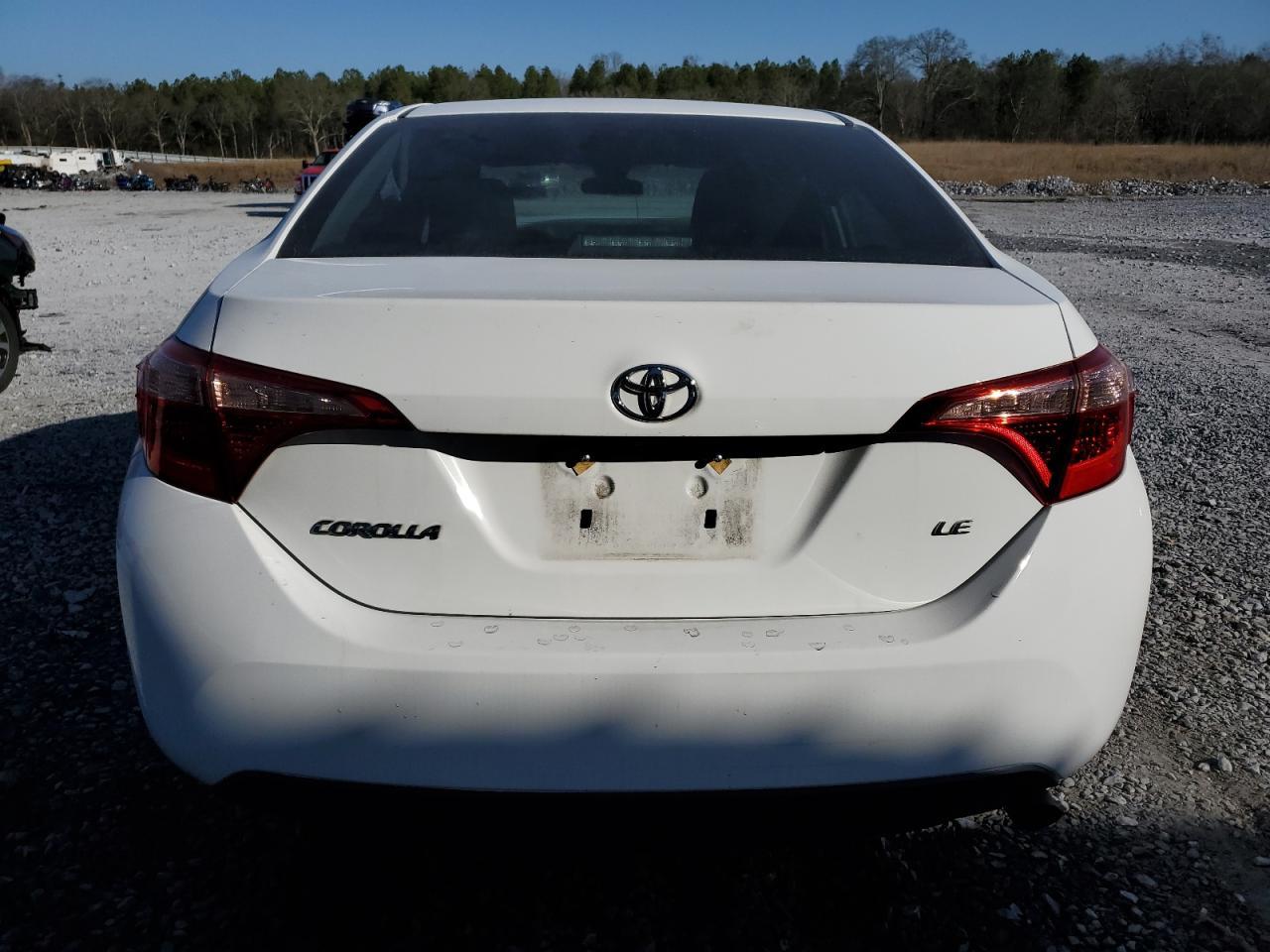 2018 TOYOTA COROLLA L - Image 6
