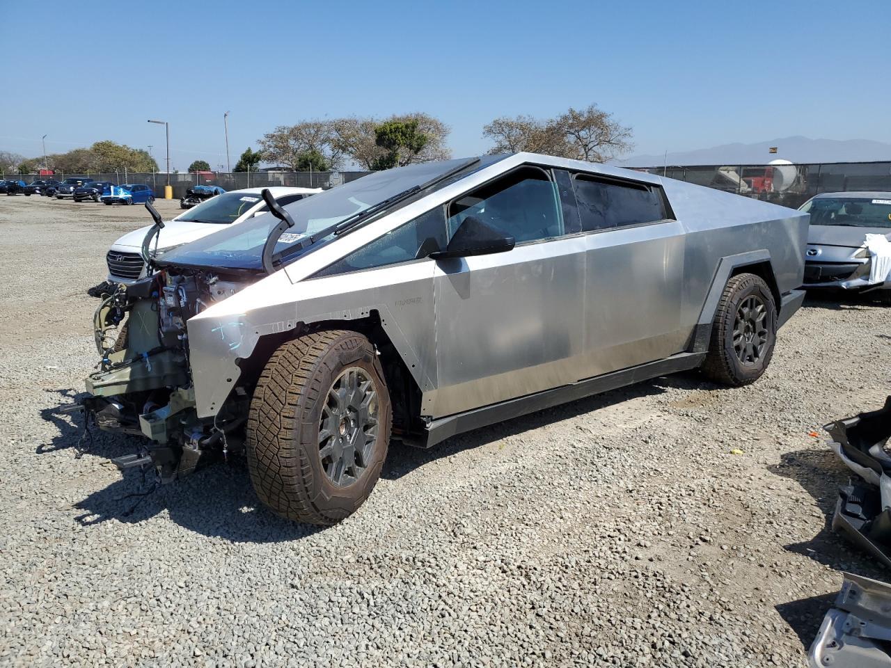 2024 TESLA CYBERTRUCK