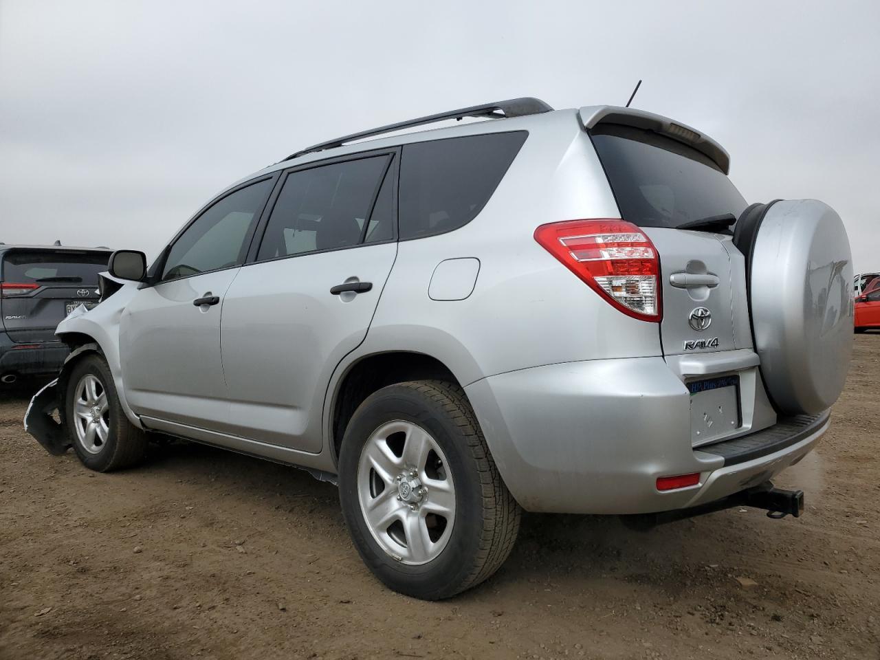 2011 TOYOTA RAV4 - Фото 2